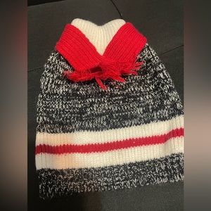 Size small dog sweater 100% acrylic